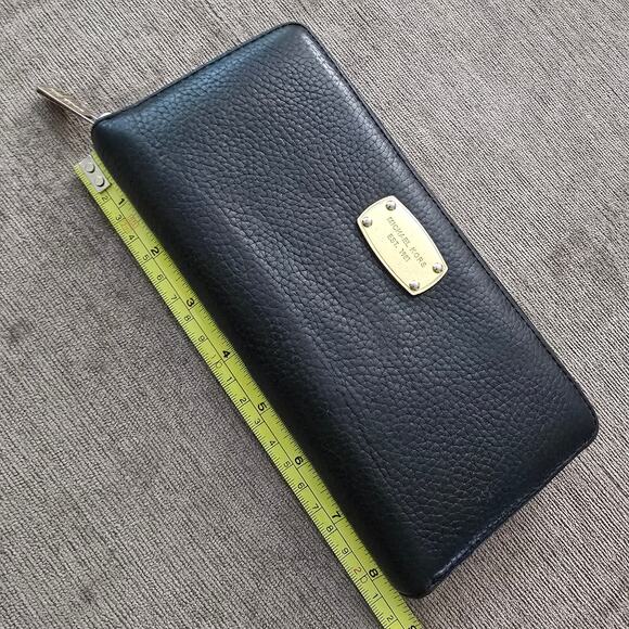 Michael Kors Wallet Black Leather Jet Set Travel Continental Zip Around Pebbled - Picture 4 of 16